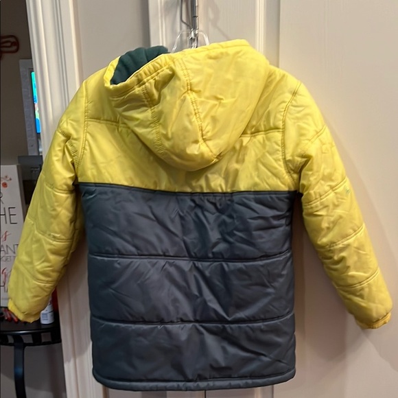 Nike University of Oregon Ducks Yellow and green coat. Boys size 12/14 - Picture 3 of 8